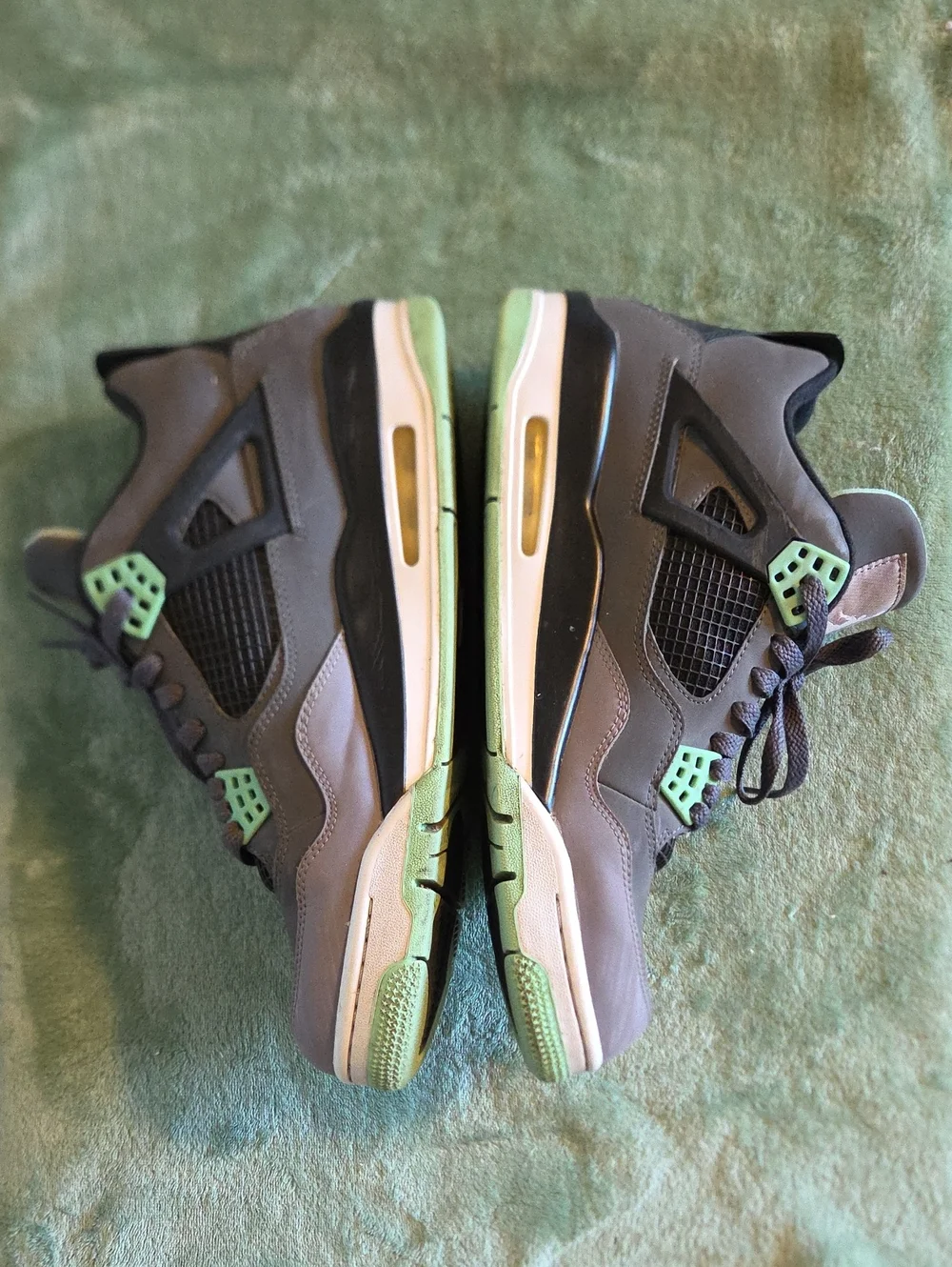 JORDAN 4 Retro Men's Green Glow Sneakers